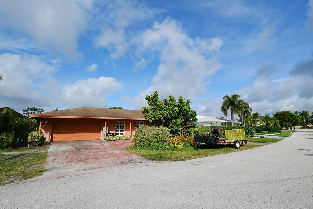 Active With Contract: $469,000 (3 beds, 2 baths, 1770 Square Feet)