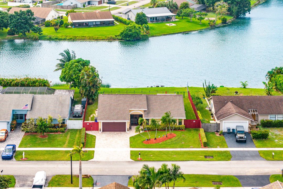 待售: $695,000 (3 贝兹, 2 浴室, 1766 平方英尺)