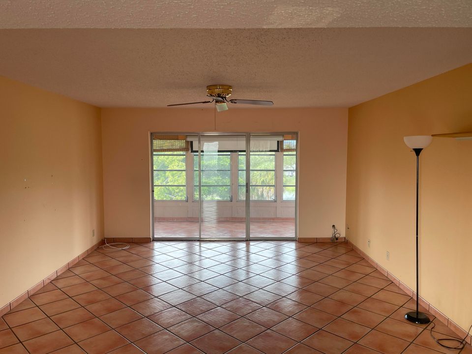 En Venta: $72,000 (2 camas, 2 baños, 994 Pies cuadrados)