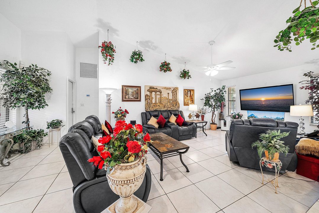 待售: $695,000 (3 贝兹, 2 浴室, 1766 平方英尺)