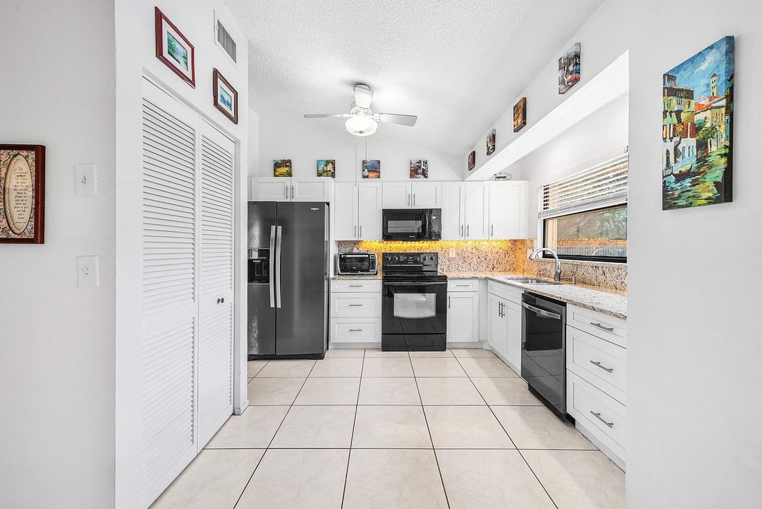 待售: $695,000 (3 贝兹, 2 浴室, 1766 平方英尺)