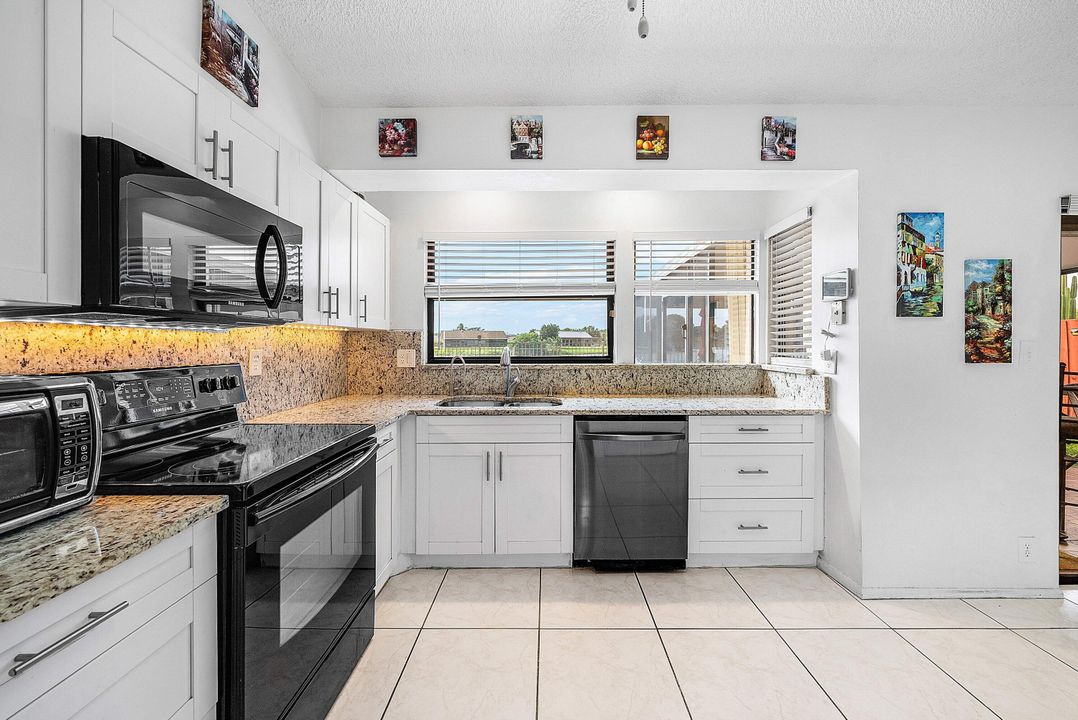 待售: $695,000 (3 贝兹, 2 浴室, 1766 平方英尺)