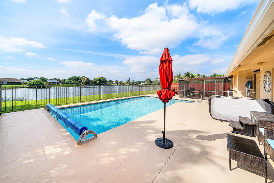 待售: $695,000 (3 贝兹, 2 浴室, 1766 平方英尺)