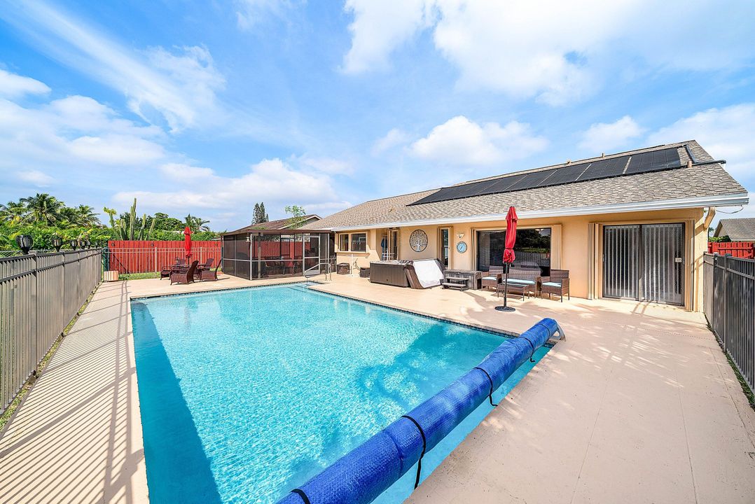 待售: $695,000 (3 贝兹, 2 浴室, 1766 平方英尺)