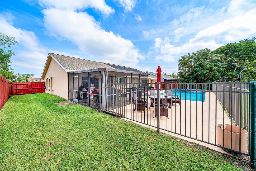 待售: $695,000 (3 贝兹, 2 浴室, 1766 平方英尺)