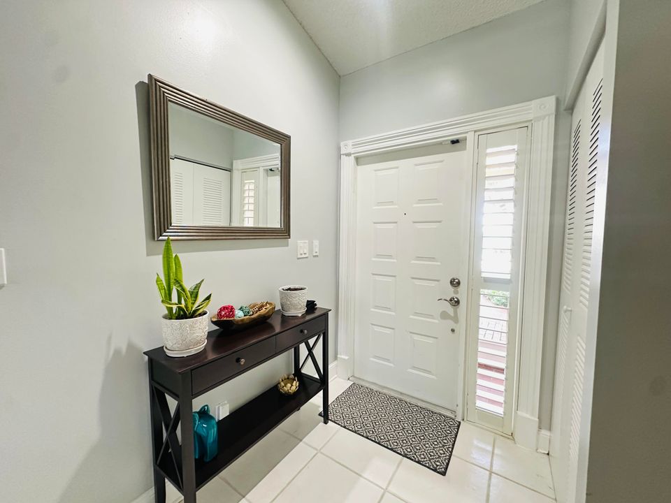 待售: $725,000 (4 贝兹, 2 浴室, 1773 平方英尺)