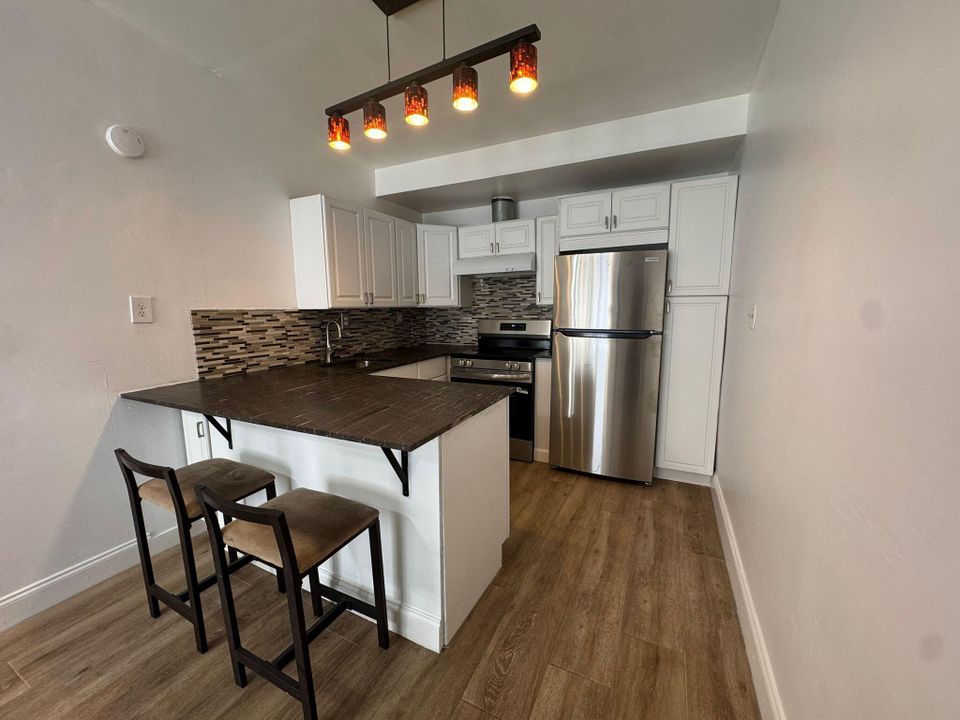 For Rent: $1,550 (0 beds, 1 baths, 500 Square Feet)