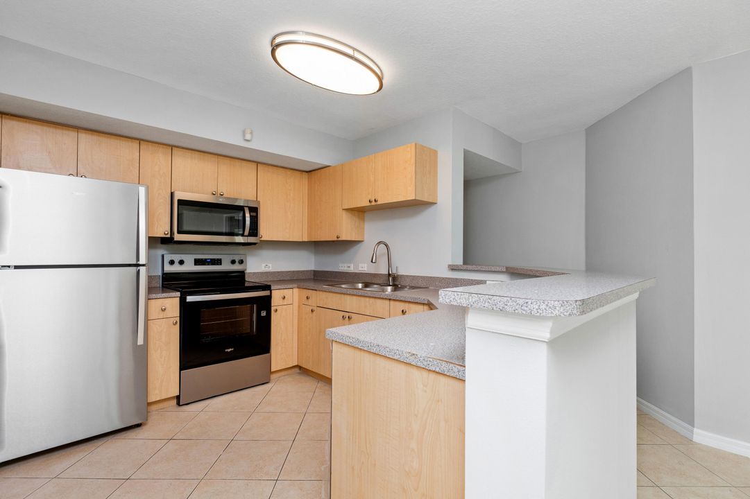 En Venta: $295,000 (3 camas, 2 baños, 1266 Pies cuadrados)