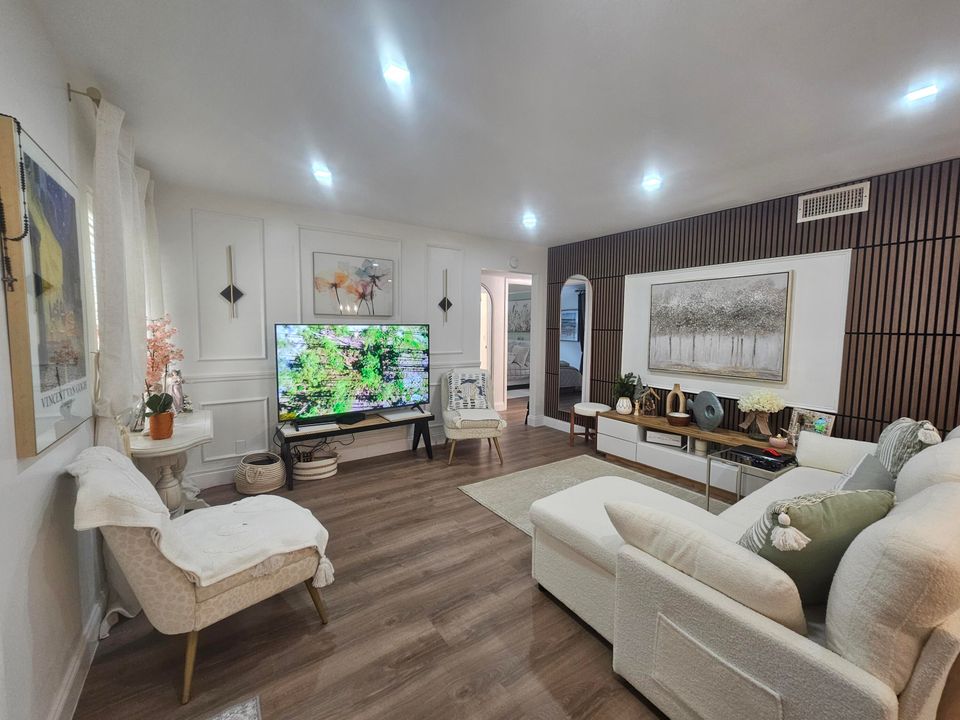 En Venta: $210,000 (2 camas, 1 baños, 935 Pies cuadrados)