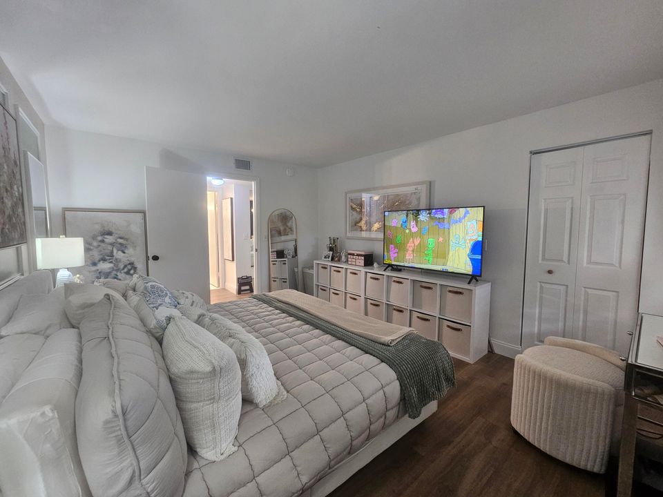 En Venta: $210,000 (2 camas, 1 baños, 935 Pies cuadrados)