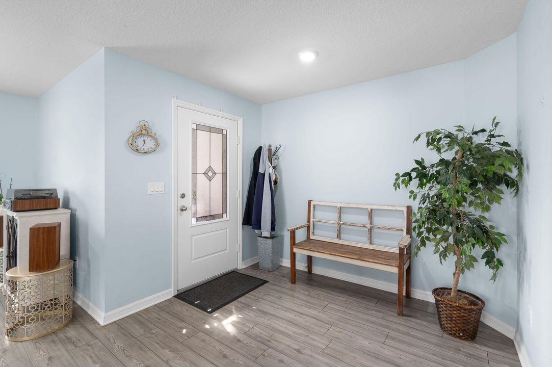 Active With Contract: $464,000 (4 beds, 2 baths, 1851 Square Feet)