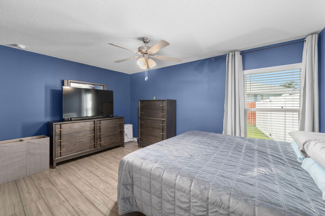 Active With Contract: $464,000 (4 beds, 2 baths, 1851 Square Feet)