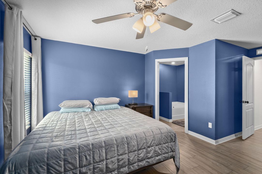 Active With Contract: $464,000 (4 beds, 2 baths, 1851 Square Feet)