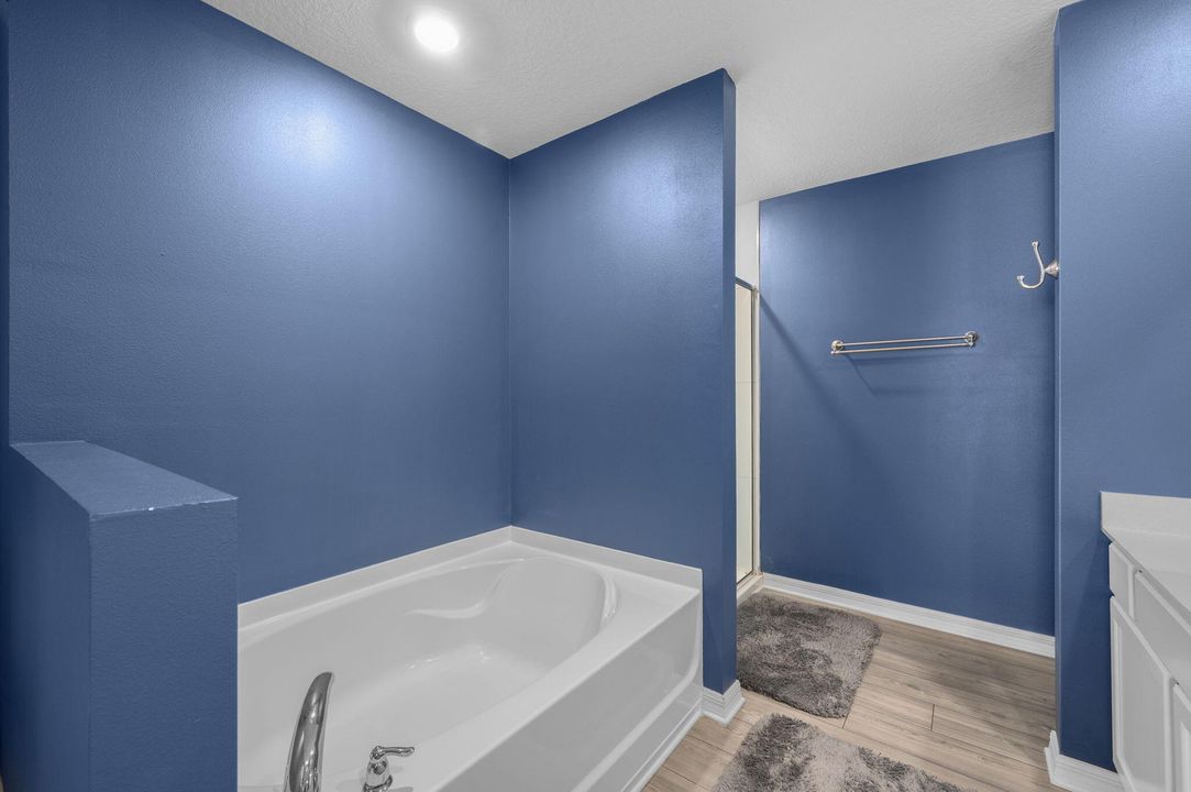 Active With Contract: $464,000 (4 beds, 2 baths, 1851 Square Feet)