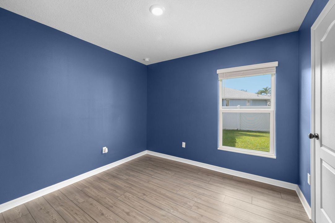 Active With Contract: $464,000 (4 beds, 2 baths, 1851 Square Feet)