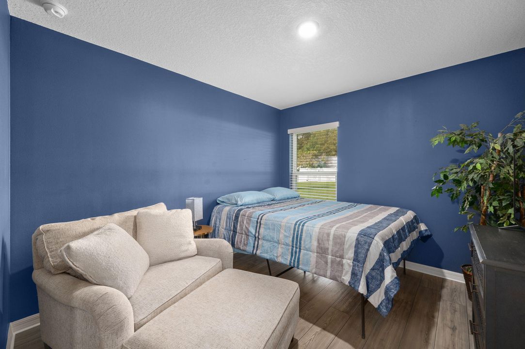 Active With Contract: $464,000 (4 beds, 2 baths, 1851 Square Feet)