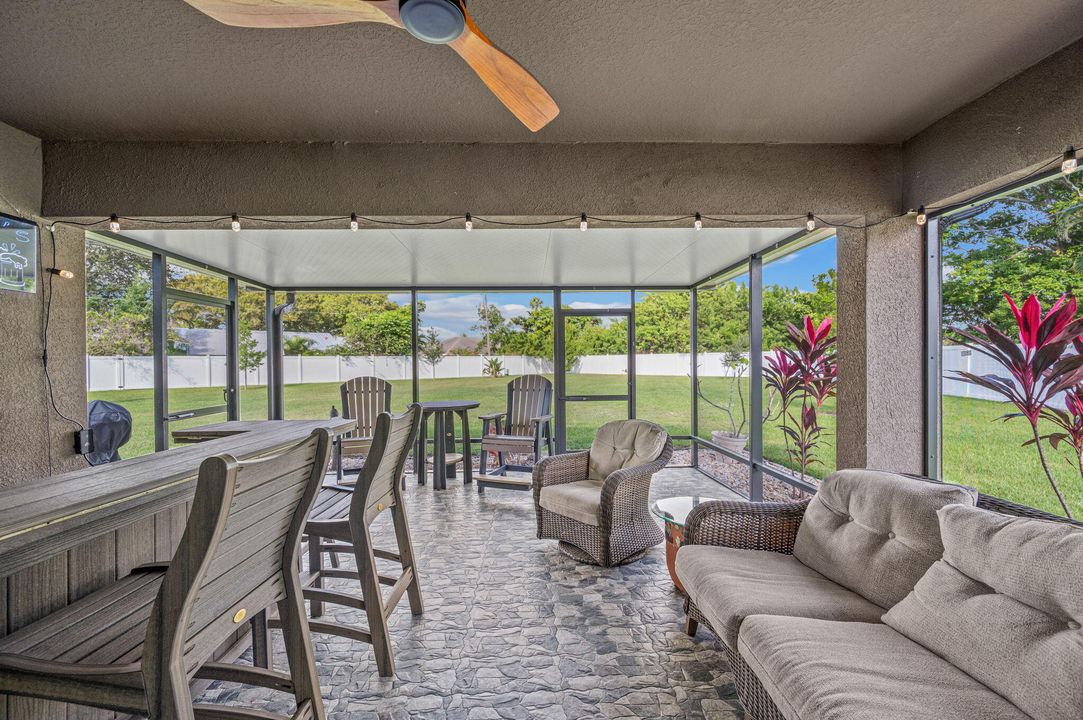 Active With Contract: $464,000 (4 beds, 2 baths, 1851 Square Feet)