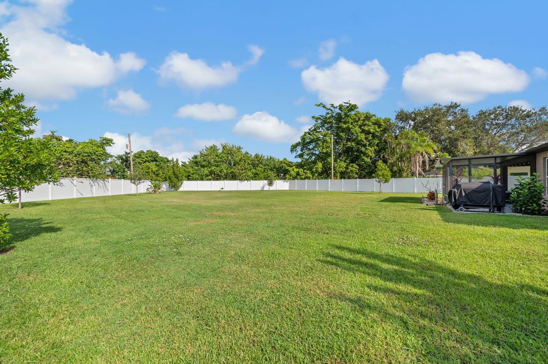 Active With Contract: $464,000 (4 beds, 2 baths, 1851 Square Feet)