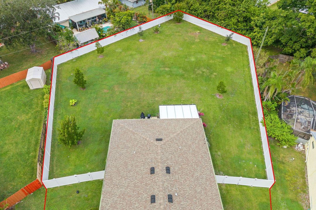 Active With Contract: $464,000 (4 beds, 2 baths, 1851 Square Feet)