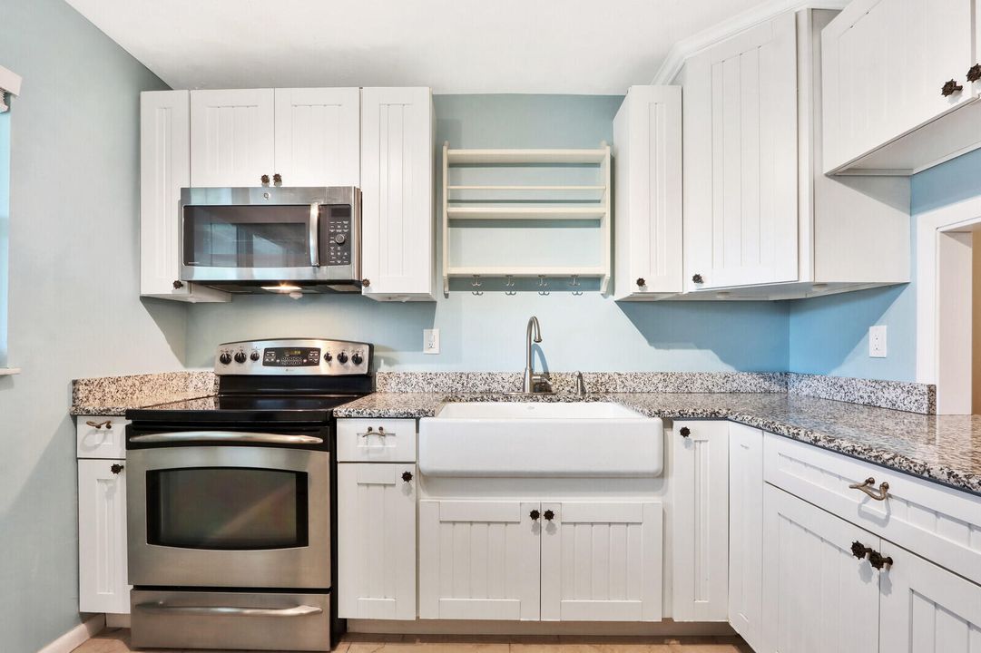 For Sale: $188,000 (2 beds, 2 baths, 1032 Square Feet)