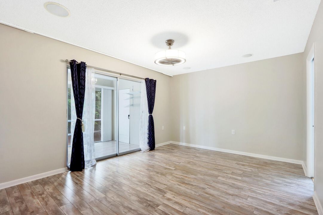 For Sale: $188,000 (2 beds, 2 baths, 1032 Square Feet)