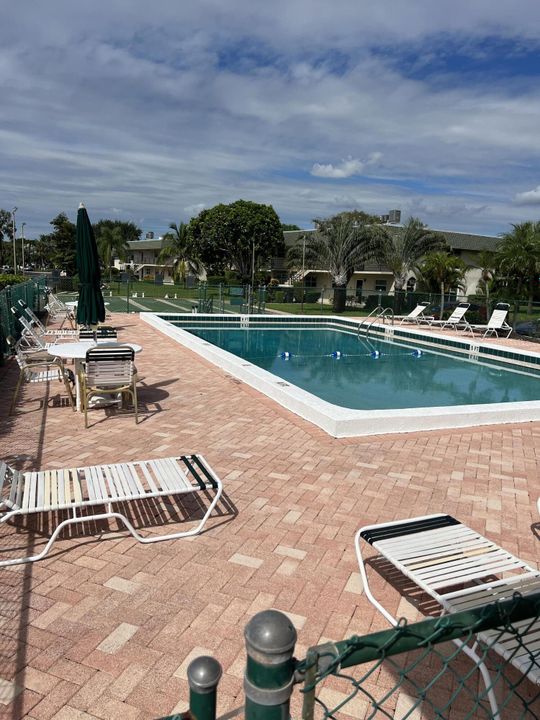 For Sale: $188,000 (2 beds, 2 baths, 1032 Square Feet)