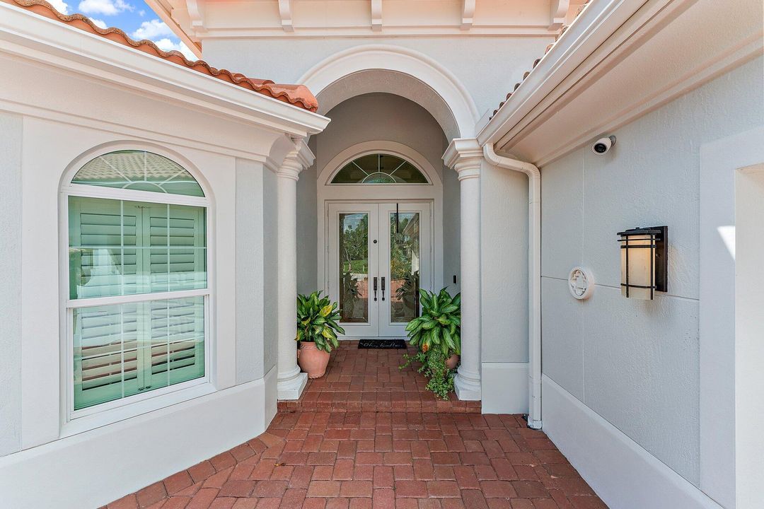 出租: $10,250 (3 贝兹, 2 浴室, 2621 平方英尺)