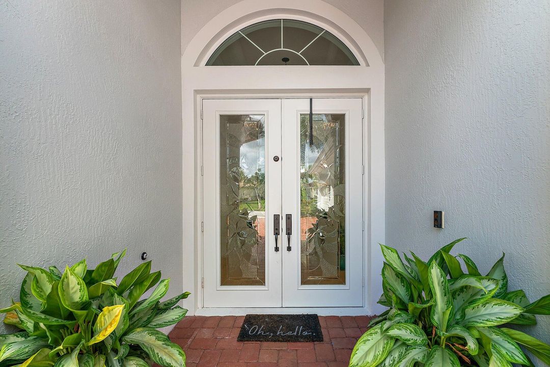 出租: $10,250 (3 贝兹, 2 浴室, 2621 平方英尺)