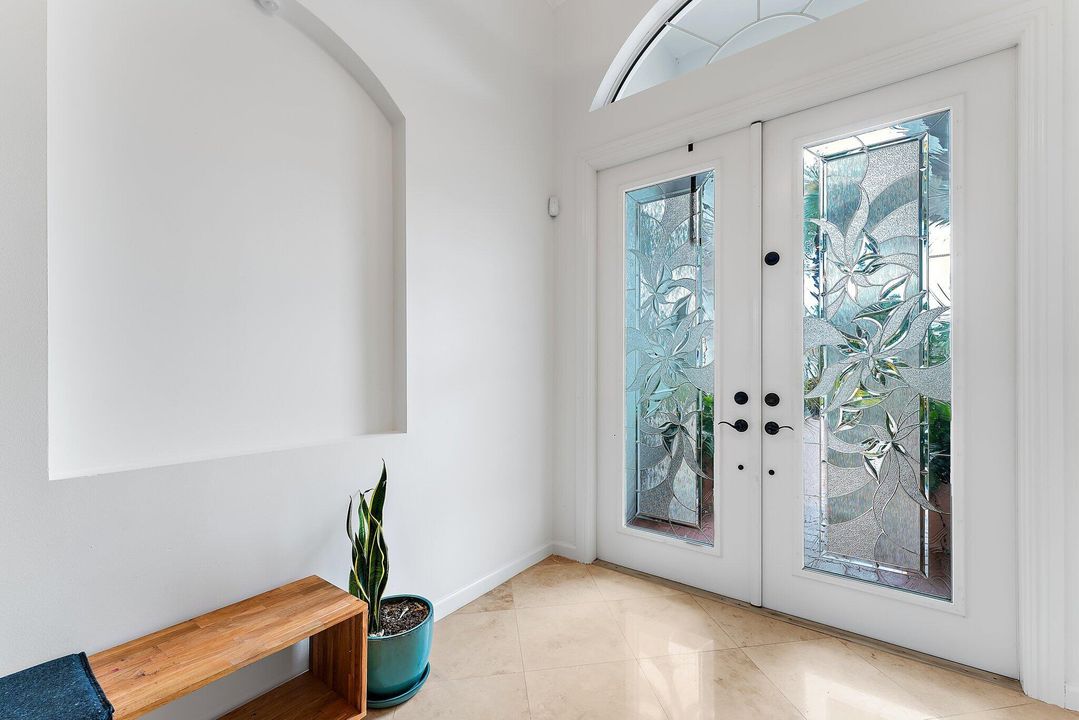 出租: $10,250 (3 贝兹, 2 浴室, 2621 平方英尺)