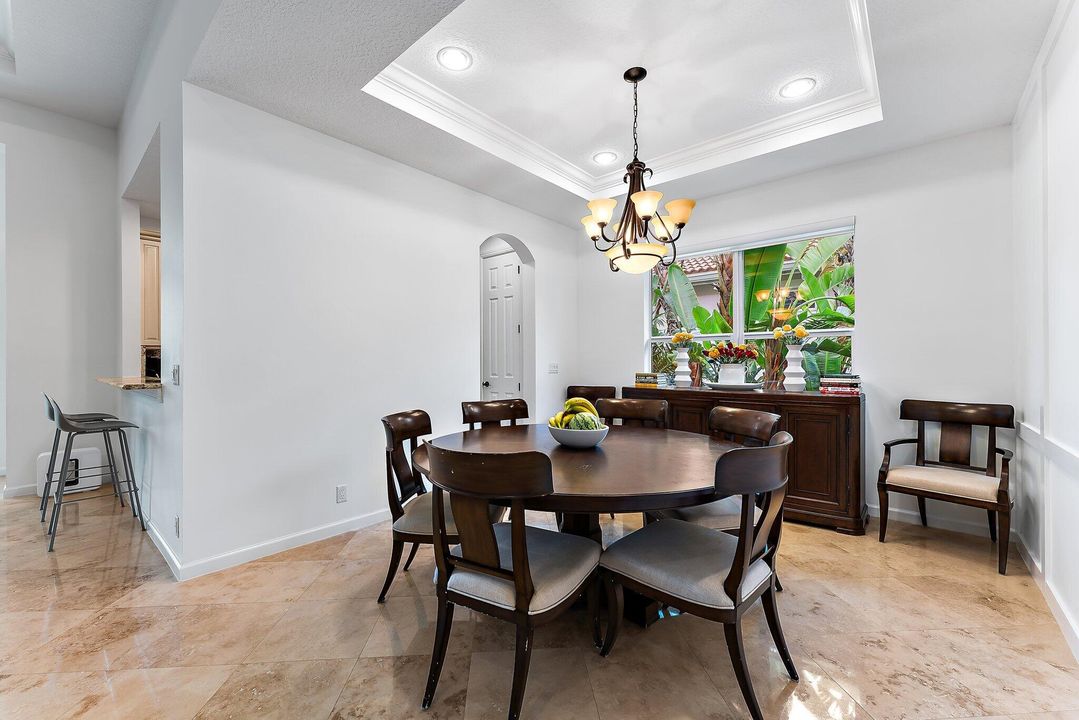 出租: $10,250 (3 贝兹, 2 浴室, 2621 平方英尺)