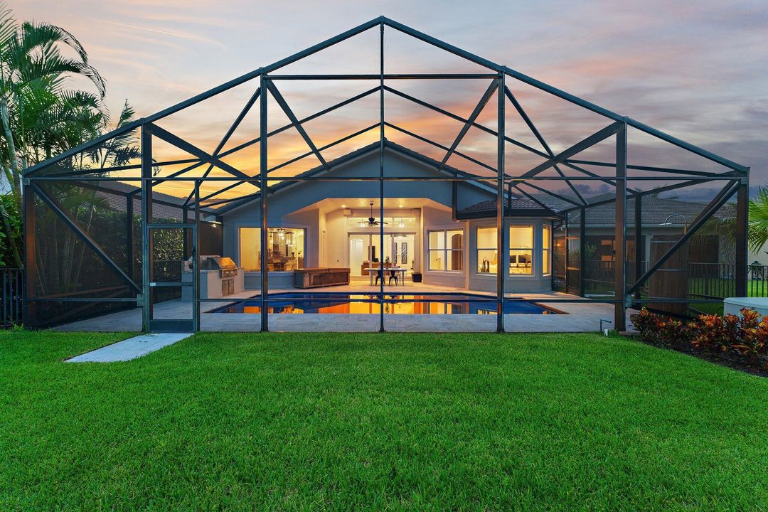 出租: $10,250 (3 贝兹, 2 浴室, 2621 平方英尺)