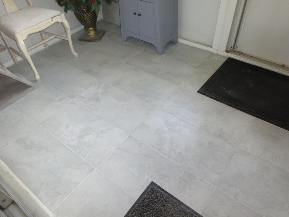 For Sale: $154,900 (1 beds, 1 baths, 662 Square Feet)