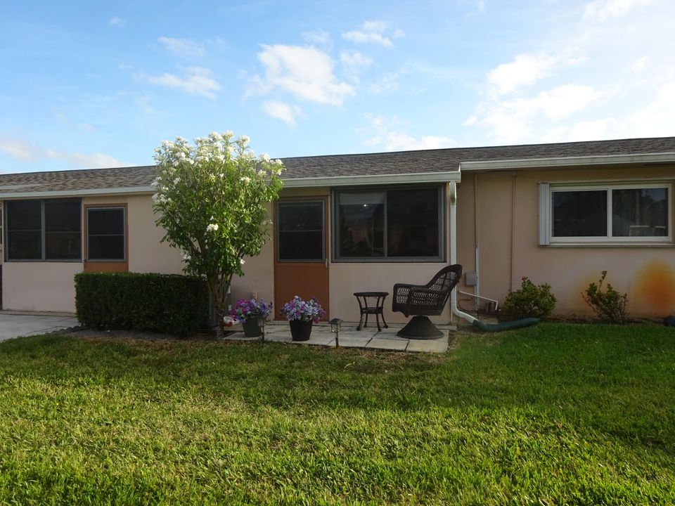 For Sale: $154,900 (1 beds, 1 baths, 662 Square Feet)