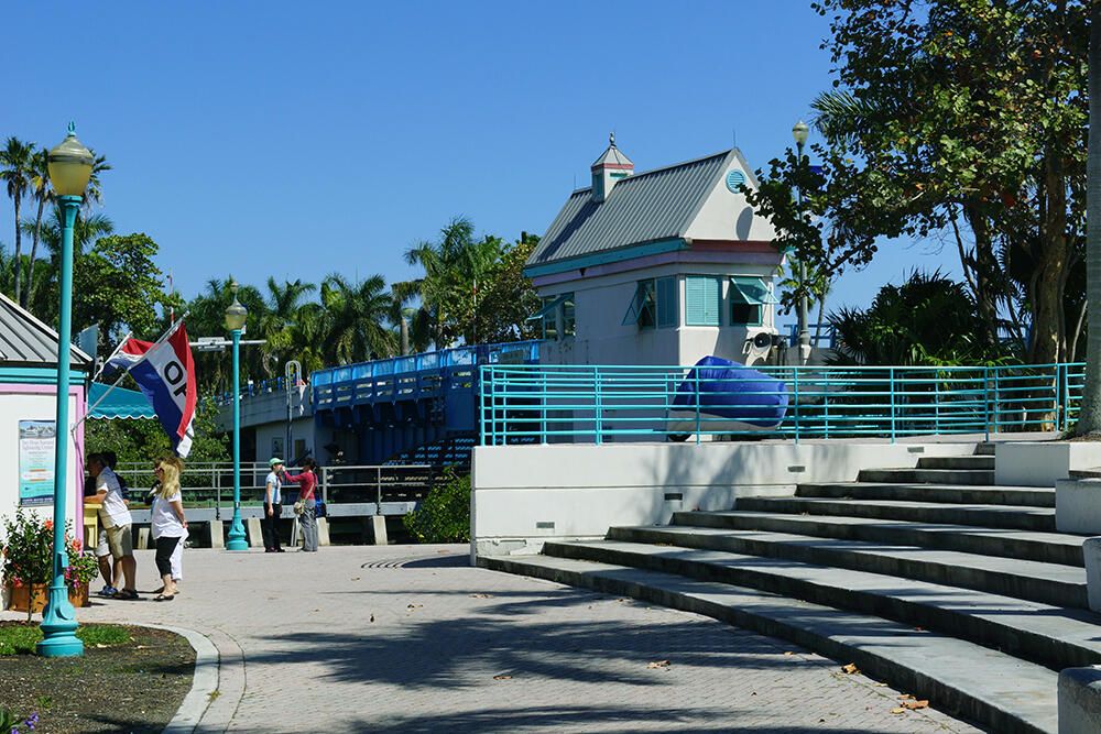 For Rent: $1,875 (1 beds, 1 baths, 672 Square Feet)