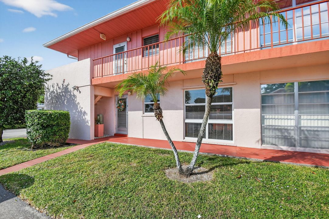 For Sale: $143,900 (1 beds, 1 baths, 672 Square Feet)