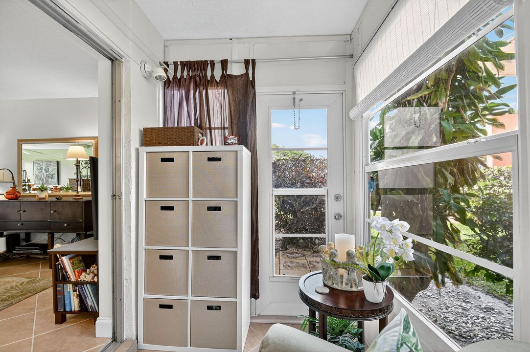 For Sale: $143,900 (1 beds, 1 baths, 672 Square Feet)