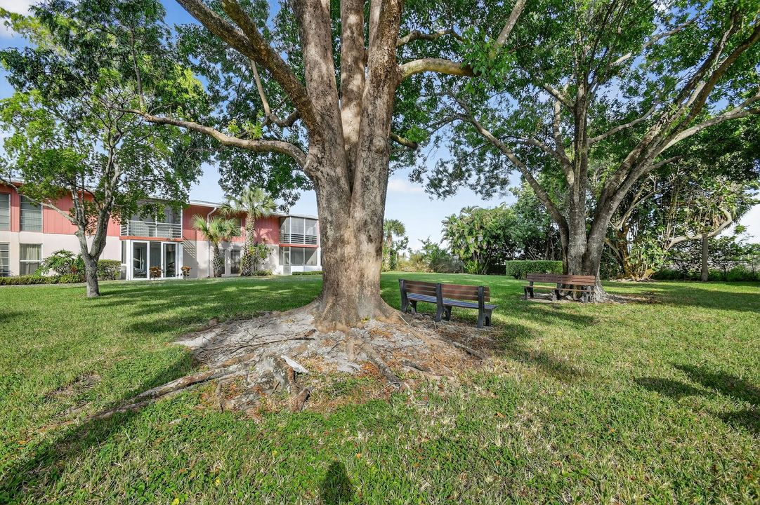 For Sale: $143,900 (1 beds, 1 baths, 672 Square Feet)