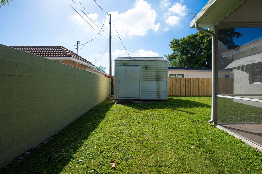 Active With Contract: $1,249,000 (3 beds, 2 baths, 1335 Square Feet)