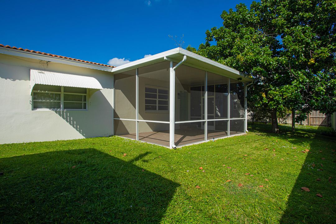 Active With Contract: $1,249,000 (3 beds, 2 baths, 1335 Square Feet)