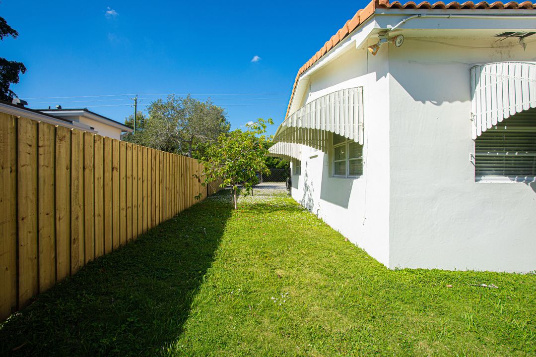 Active With Contract: $1,249,000 (3 beds, 2 baths, 1335 Square Feet)