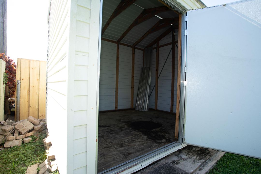 Active With Contract: $1,249,000 (3 beds, 2 baths, 1335 Square Feet)