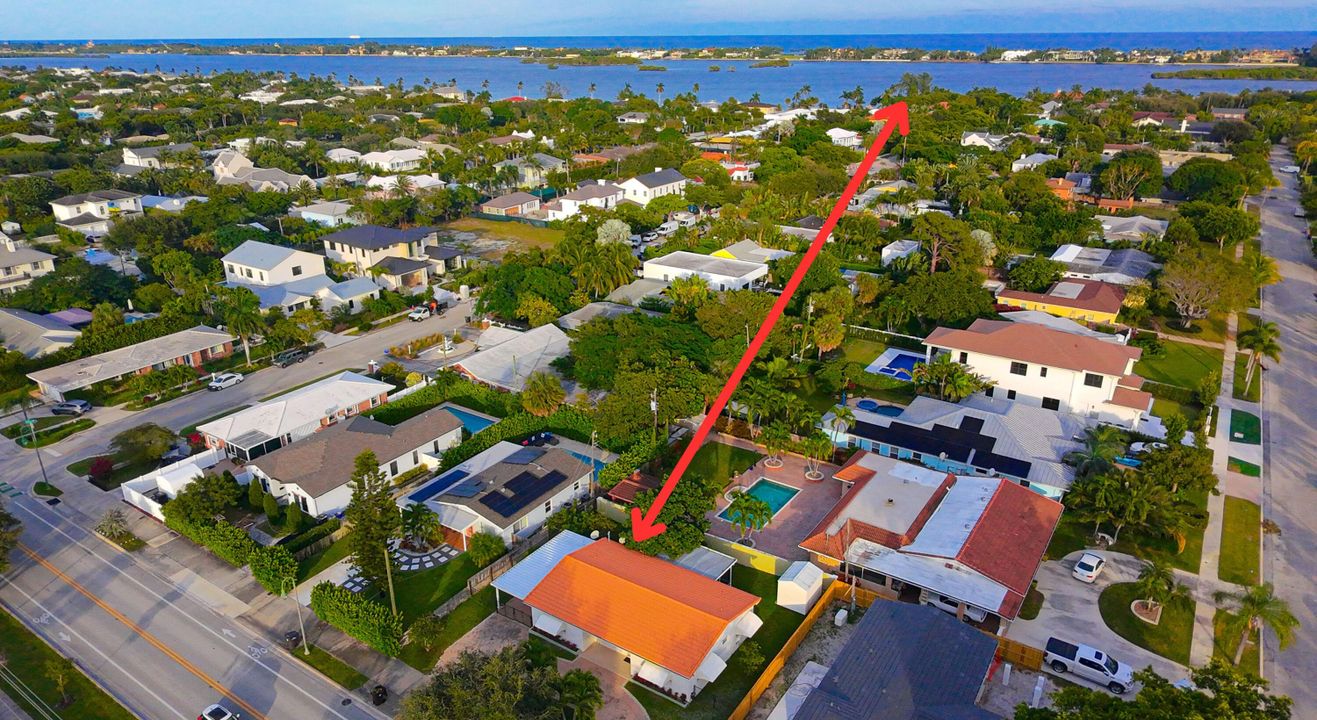 Active With Contract: $1,249,000 (3 beds, 2 baths, 1335 Square Feet)