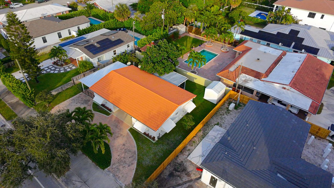 Active With Contract: $1,249,000 (3 beds, 2 baths, 1335 Square Feet)