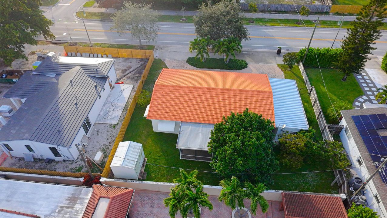 Active With Contract: $1,249,000 (3 beds, 2 baths, 1335 Square Feet)