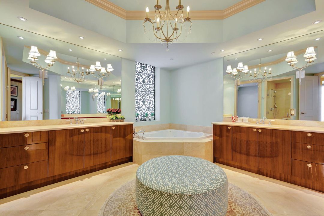 出租: $30,000 (3 贝兹, 3 浴室, 3605 平方英尺)