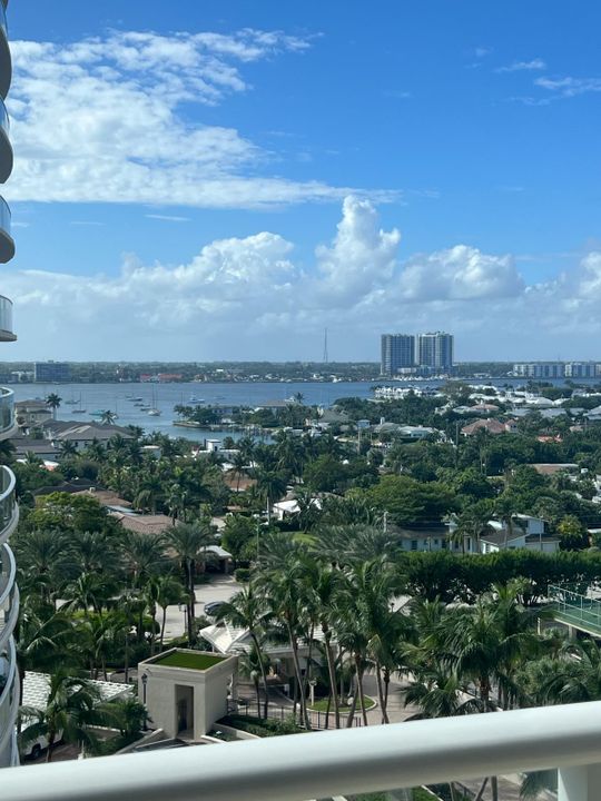 出租: $30,000 (3 贝兹, 3 浴室, 3605 平方英尺)