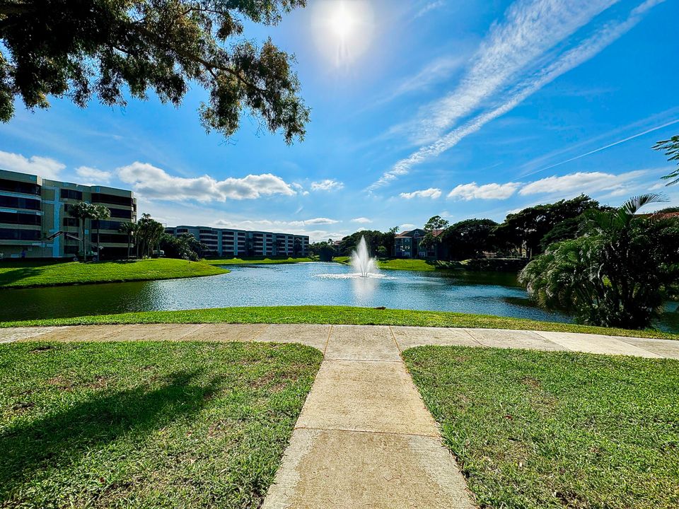 For Rent: $1,875 (1 beds, 1 baths, 672 Square Feet)