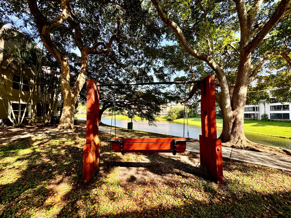 For Rent: $1,875 (1 beds, 1 baths, 672 Square Feet)