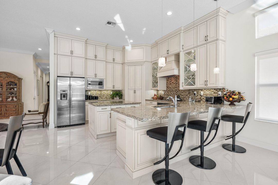 For Sale: $1,125,000 (4 beds, 3 baths, 2770 Square Feet)