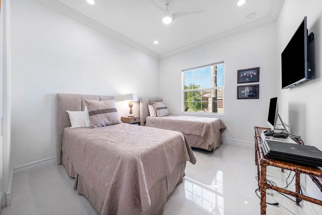 For Sale: $1,125,000 (4 beds, 3 baths, 2770 Square Feet)